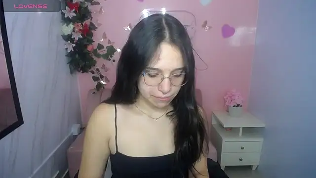 Snapshot of Lia_Rose_ch chatting on 16, 7, 2026 Lia Rose ch online show from 16, 7, 2026