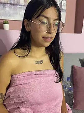 Snapshot of GabyLopez_Pink chatting on 28, 7, 2026 GabyLopez Pink online show from 28, 7, 2026
