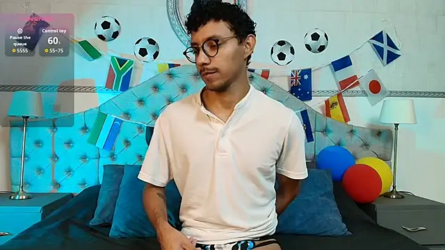 Snapshot of Twunk_miguel chatting on 24, 6, 2026 Twunk miguel online show from 24, 6, 2026