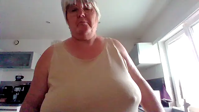 Snapshot of coquinesensuel chatting on 5, 7, 2026 coquinesensuel online show from 5, 7, 2026