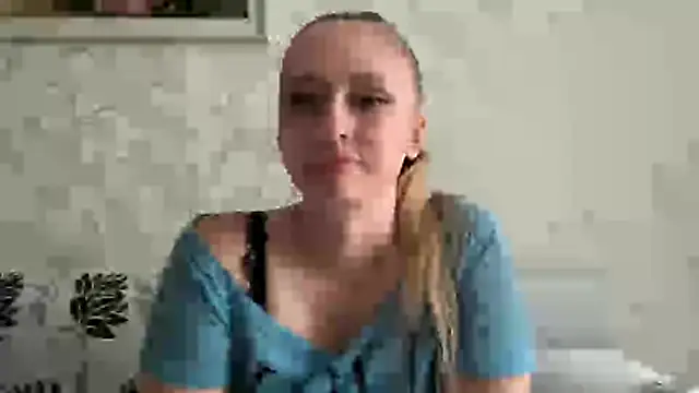 Snapshot of mintchill chatting on 4, 7, 2026 mintchill online show from 4, 7, 2026