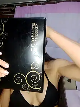 Julia valentina online show from 28, 7, 2026