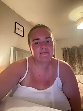 Snapshot of Bustygem_ chatting on 26, 6, 2026 Bustygem online show from 26, 6, 2026