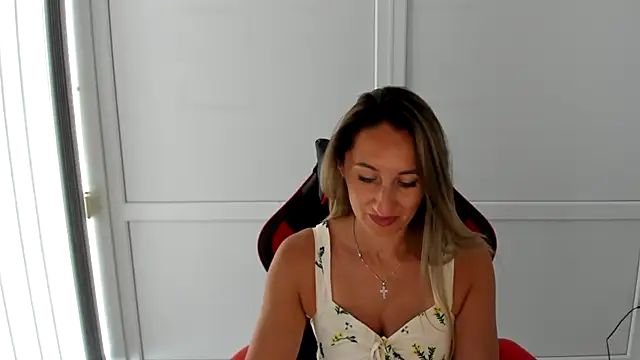 LilyDreamm online show from 18, 7, 2026