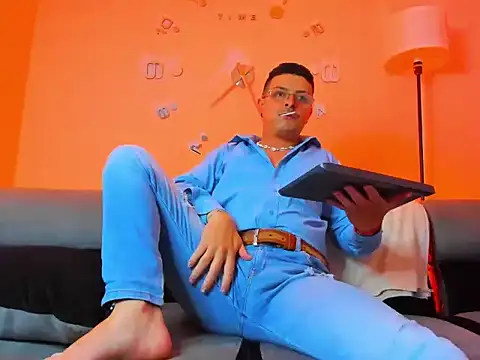 Snapshot of Leo_Hunt_ chatting on 20, 6, 2026 Leo Hunt online show from 20, 6, 2026