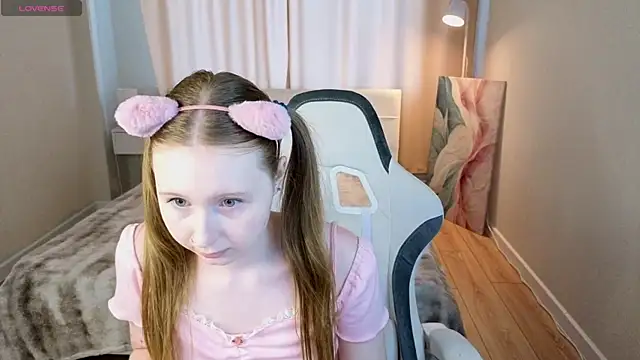 Snapshot of LiliTiny chatting on 25, 6, 2026 LiliTiny online show from 25, 6, 2026