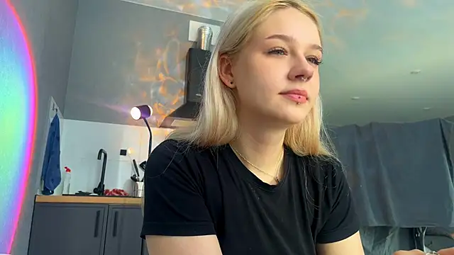 Snapshot of MichelleMargiela chatting on 6, 8, 2026 MichelleMargiela online show from 6, 8, 2026