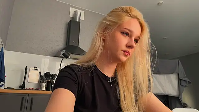 Snapshot of MichelleMargiela chatting on 8, 8, 2026 MichelleMargiela online show from 8, 8, 2026