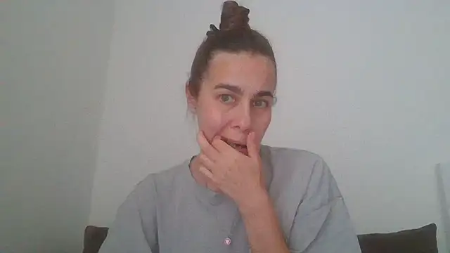 Snapshot of Vanelleda chatting on 8, 7, 2026 Vanelleda online show from 8, 7, 2026