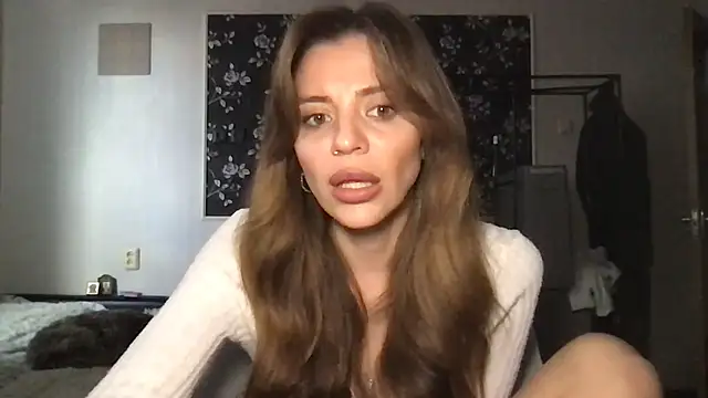 Snapshot of Solenne chatting on 26, 6, 2026 Solenne online show from 26, 6, 2026