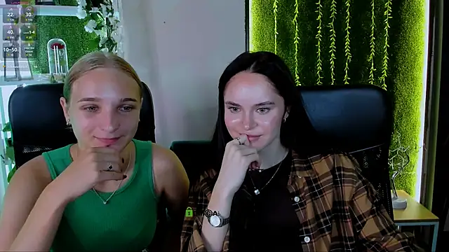 Snapshot of vanesa_lux chatting on 7, 7, 2026 vanesa lux online show from 7, 7, 2026
