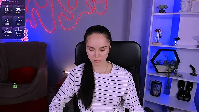 Snapshot of vanesa_lux chatting on 10, 7, 2026 vanesa lux online show from 10, 7, 2026