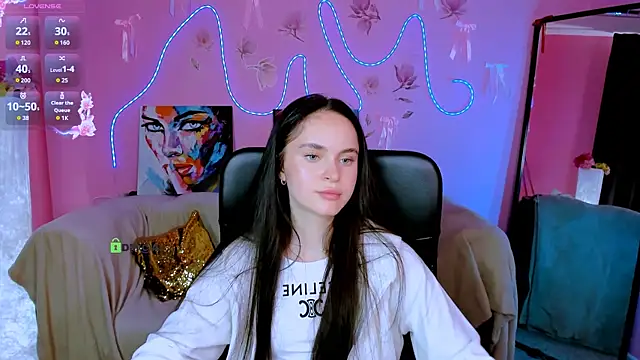 Snapshot of vanesa_lux chatting on 14, 7, 2026 vanesa lux online show from 14, 7, 2026