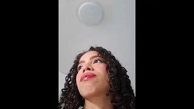 Snapshot of Pineappleflipped chatting on 2, 8, 2026 Pineappleflipped online show from 2, 8, 2026