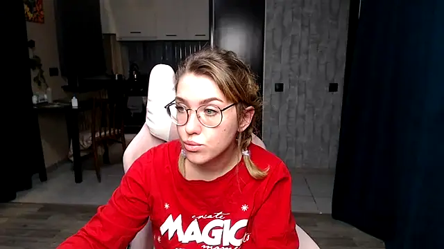 Reginasmilee online show from 27, 9, 2025