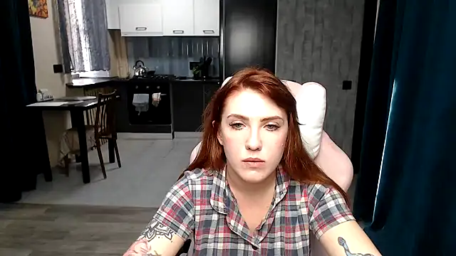 Reginasmilee online show from 4, 10, 2025