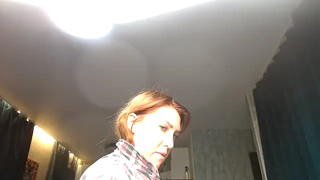 Reginasmilee online show from 5, 10, 2025