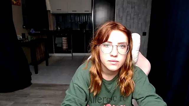 Reginasmilee online show from 17, 10, 2025