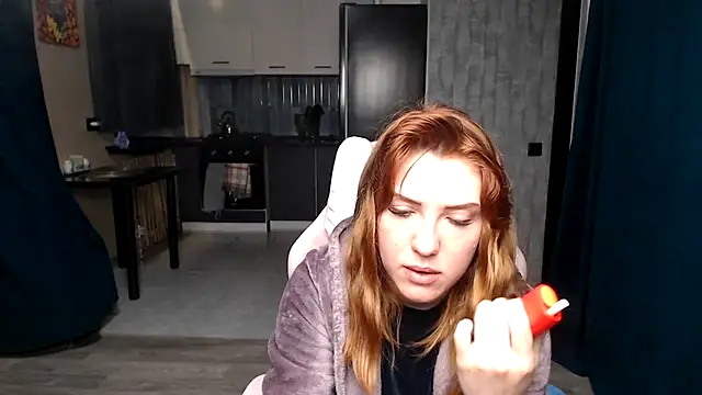 Reginasmilee online show from 19, 10, 2025