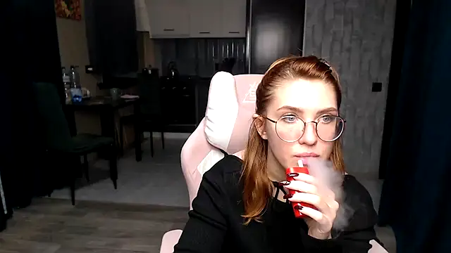 Reginasmilee online show from 5, 11, 2025