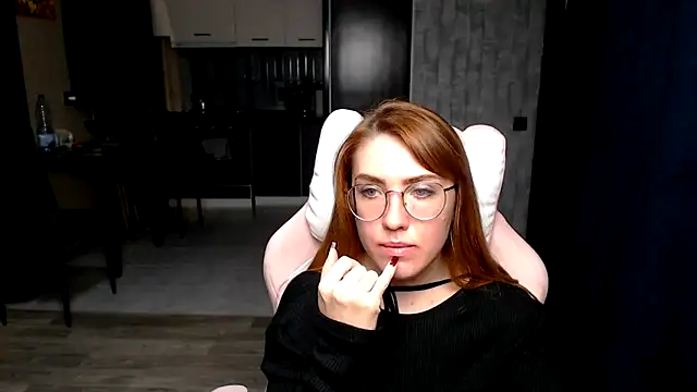 Reginasmilee online show from 17, 11, 2025