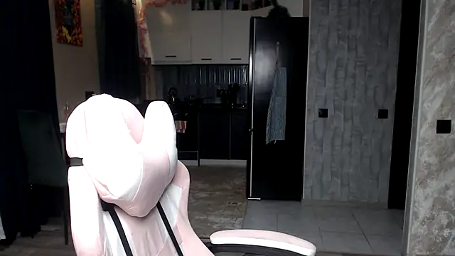 Reginasmilee online show from 18, 3, 2026