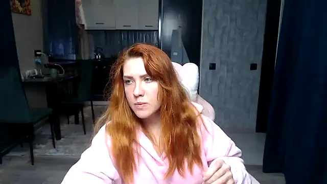 Reginasmilee online show from 10, 4, 2026