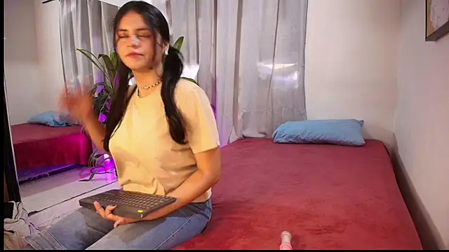 Snapshot of Kim_lowel chatting on 27, 6, 2026 Kim lowel online show from 27, 6, 2026