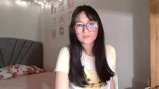 Snapshot of Zui_Luh chatting on 13, 7, 2026 Zui Luh online show from 13, 7, 2026