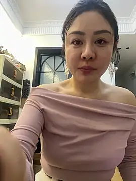 Youmi-kiss online show from 29, 6, 2026
