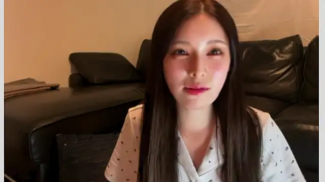 Snapshot of Sakura-tk chatting on 13, 7, 2026 Sakura-tk online show from 13, 7, 2026