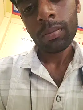 FrankieValentiXX online show from 29, 6, 2026