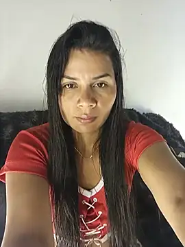 Emily Holmos online show from 27, 6, 2026