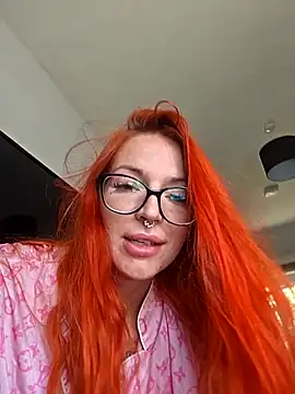Snapshot of boodemblue chatting on 9, 7, 2026 boodemblue online show from 9, 7, 2026