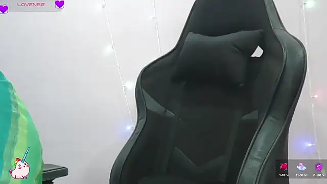 Trishas Stream online show from 3, 2, 2025