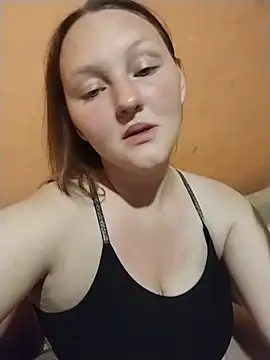 Snapshot of hi__loveee chatting on 31, 7, 2026 hi loveee online show from 31, 7, 2026