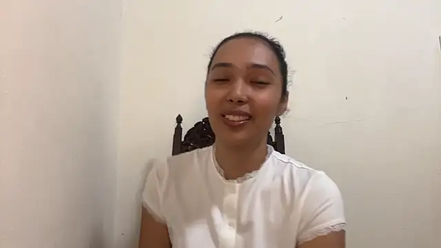 Snapshot of FlorettaBuhl chatting on 3, 7, 2026 FlorettaBuhl online show from 3, 7, 2026