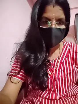 Snapshot of tamil_peenqueen chatting on 4, 7, 2026 tamil peenqueen online show from 4, 7, 2026