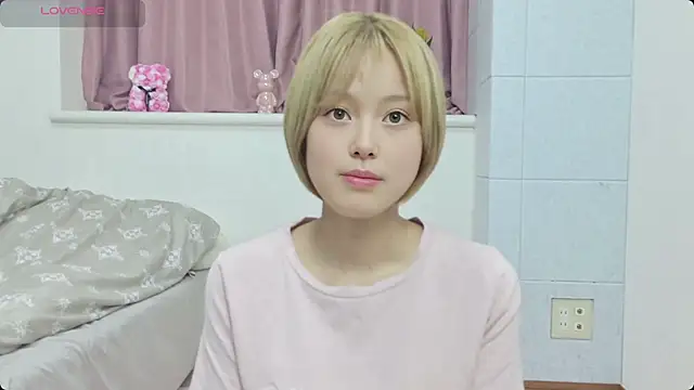 Snapshot of --momoka-- chatting on 13, 7, 2026 --momoka-- online show from 13, 7, 2026