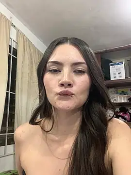 Snapshot of Bellamiller2 chatting on 15, 7, 2026 Bellamiller2 online show from 15, 7, 2026