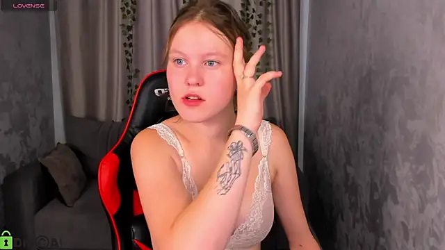 Snapshot of Peggy_Hun1t chatting on 7, 7, 2026 Peggy Hun1t online show from 7, 7, 2026