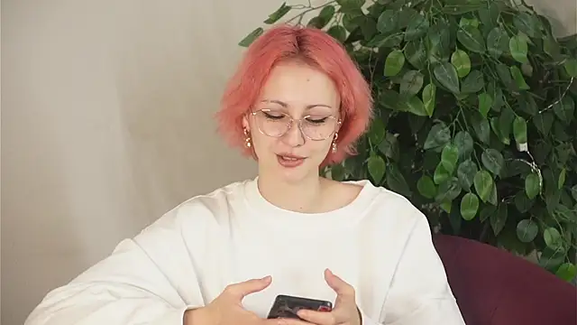 Snapshot of ErmelindaRottner chatting on 8, 7, 2026 ErmelindaRottner online show from 8, 7, 2026