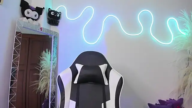 CarolineEvanss 11 online show from 11, 7, 2026