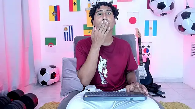 Snapshot of skart_bigcock chatting on 12, 7, 2026 skart bigcock online show from 12, 7, 2026