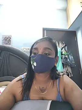 Snapshot of Dhaarani-cam chatting on 14, 7, 2026 Dhaarani-cam online show from 14, 7, 2026