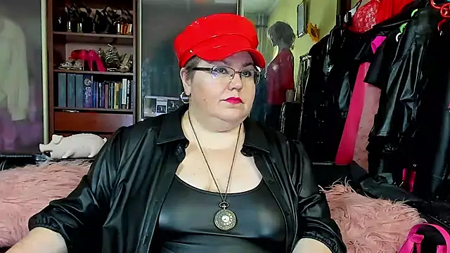 Snapshot of KaryQueen chatting on 2, 3, 2025 KaryQueen online show from 2, 3, 2025