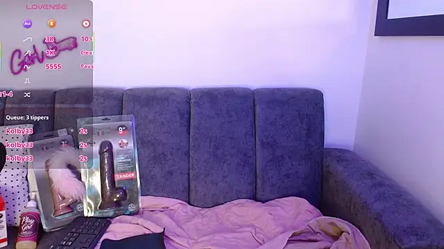 Snapshot of little_elliee_1 chatting on 10, 7, 2026 little elliee 1 online show from 10, 7, 2026
