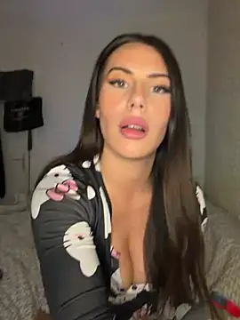 Snapshot of ItsMina_ chatting on 18, 7, 2026 ItsMina online show from 18, 7, 2026