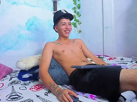 Snapshot of aaron_mercury_x chatting on 16, 7, 2026 aaron mercury x online show from 16, 7, 2026