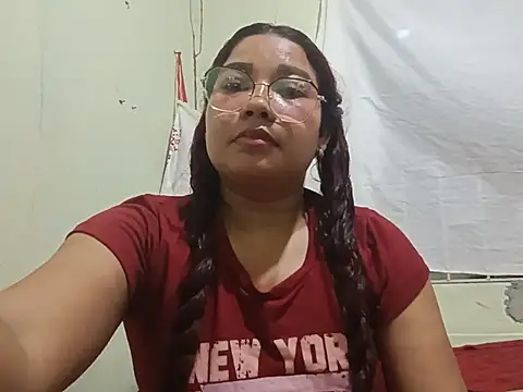 Snapshot of Stella_rouge chatting on 16, 7, 2026 Stella rouge online show from 16, 7, 2026